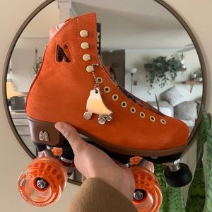 🧡SOLD🧡Moxi Roller Skates Men’s size 5 Clementine
